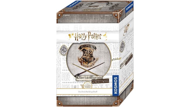 Gezeigt wird die Box des Kartenspiels Harry Potter: Verteidigung gegen die Dunklen Künste.