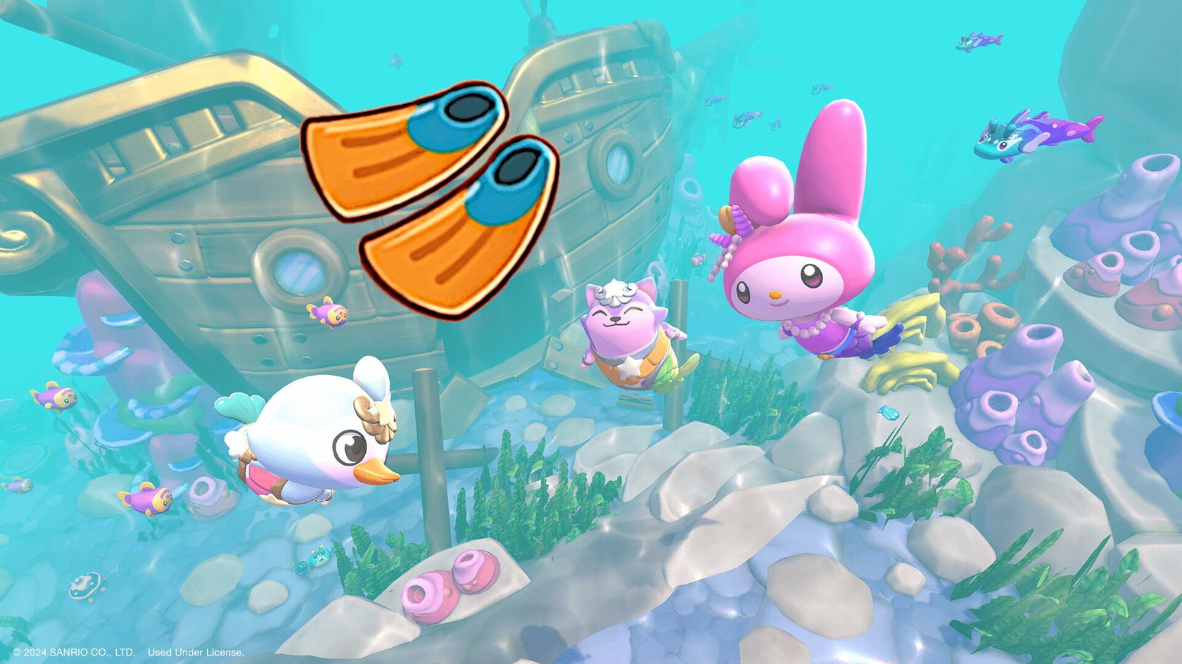 Ein Screenshot aus dem Videospiel Hello Kitty Island Adventure zeigt eine bunte Unterwasserwelt mit einem versunkenen Schiff, Korallen und verschiedenen Meeresbewohnern. Zwei niedliche Sanrio-Charaktere, ein weißer Vogel und eine rosa Häschenfigur, schwimmen fröhlich herum. Über dem Bild sind orange und blaue Schwimmflossen abgebildet, die einen zu erhaltender Gegenstand im Spiel darstellen. Im Hintergrund sind weitere Details wie Fische und Pflanzen zu sehen.